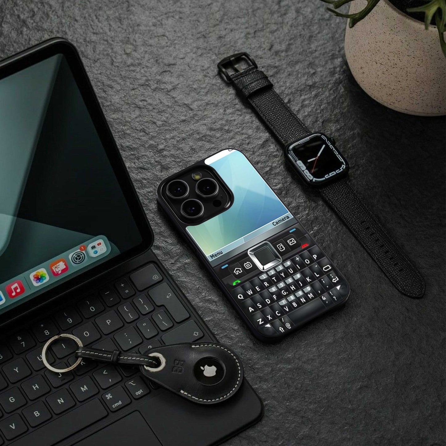 Qwerty Keypad Phone Case for Iphone 16 | Glass Case