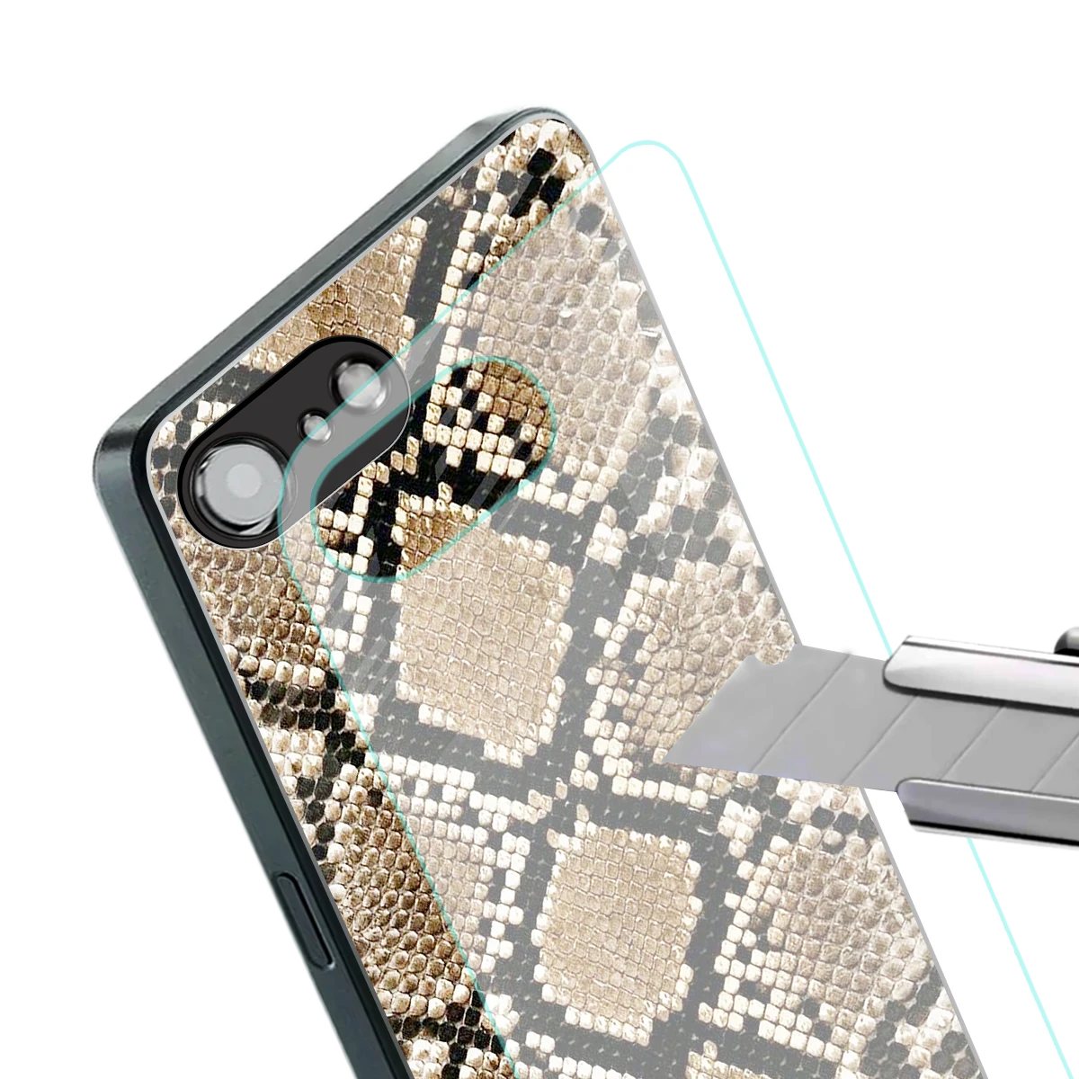 Scaly Chic stylish phone case for iphone 16e | glossy glass and slim fit