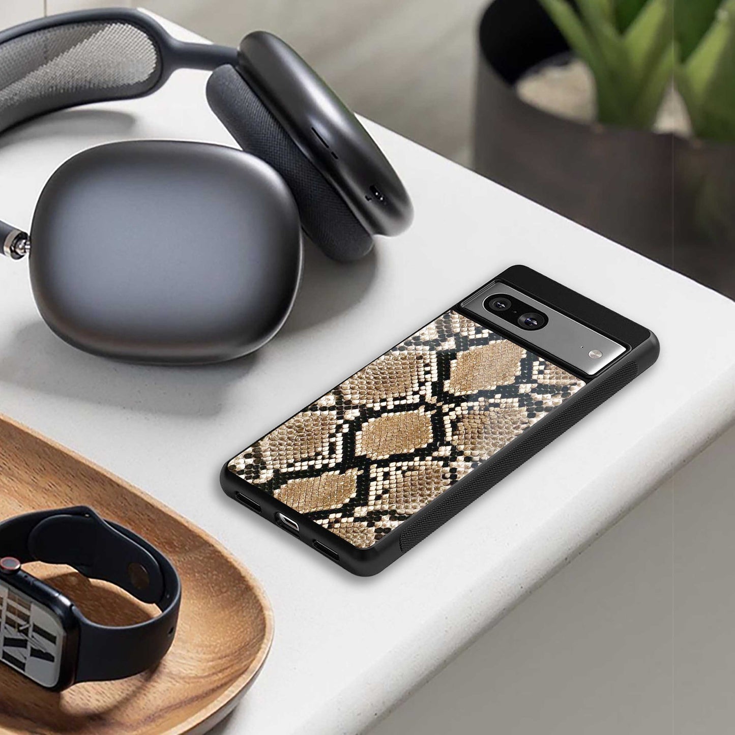 Scaly Chic Phone Case for Iphone 16 | Glass Case