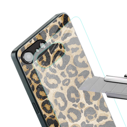Cheetah Chic stylish phone case for iphone 17e | glossy glass and slim fit
