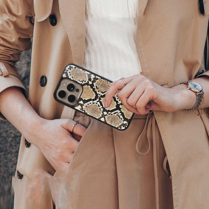 Scaly Chic Phone Case for Iphone 16 | Glass Case