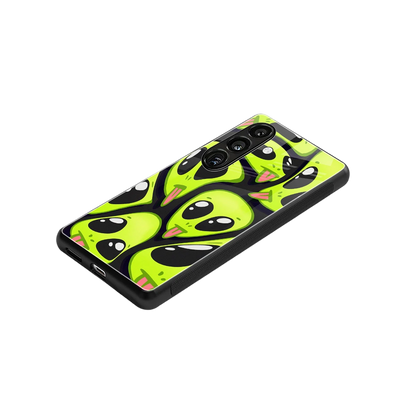 Trippy Aliens stylish phone case for samsung galaxy s24 | glossy glass and slim fit